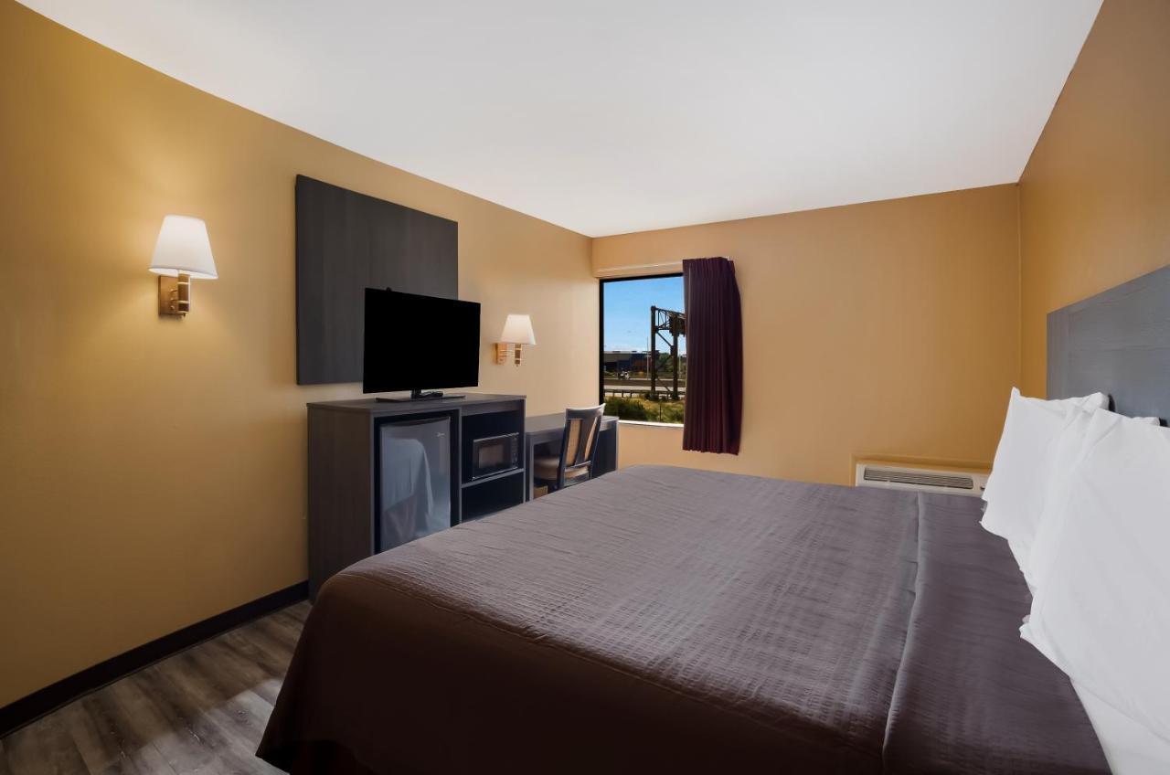 Econo Lodge Allentown Exterior photo