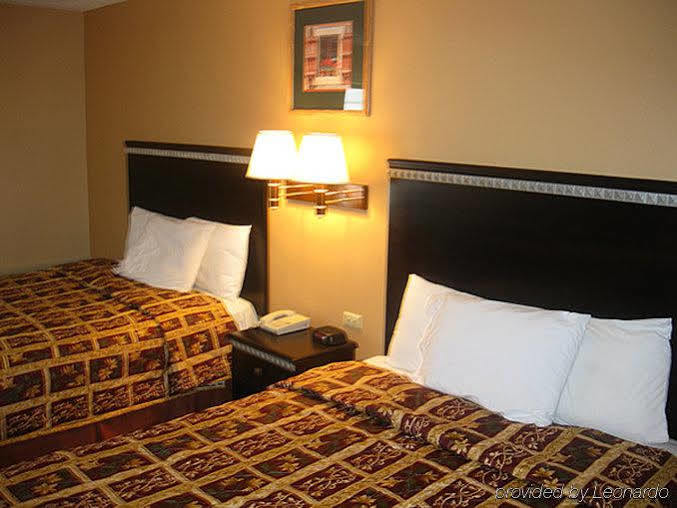 Econo Lodge Allentown Exterior photo